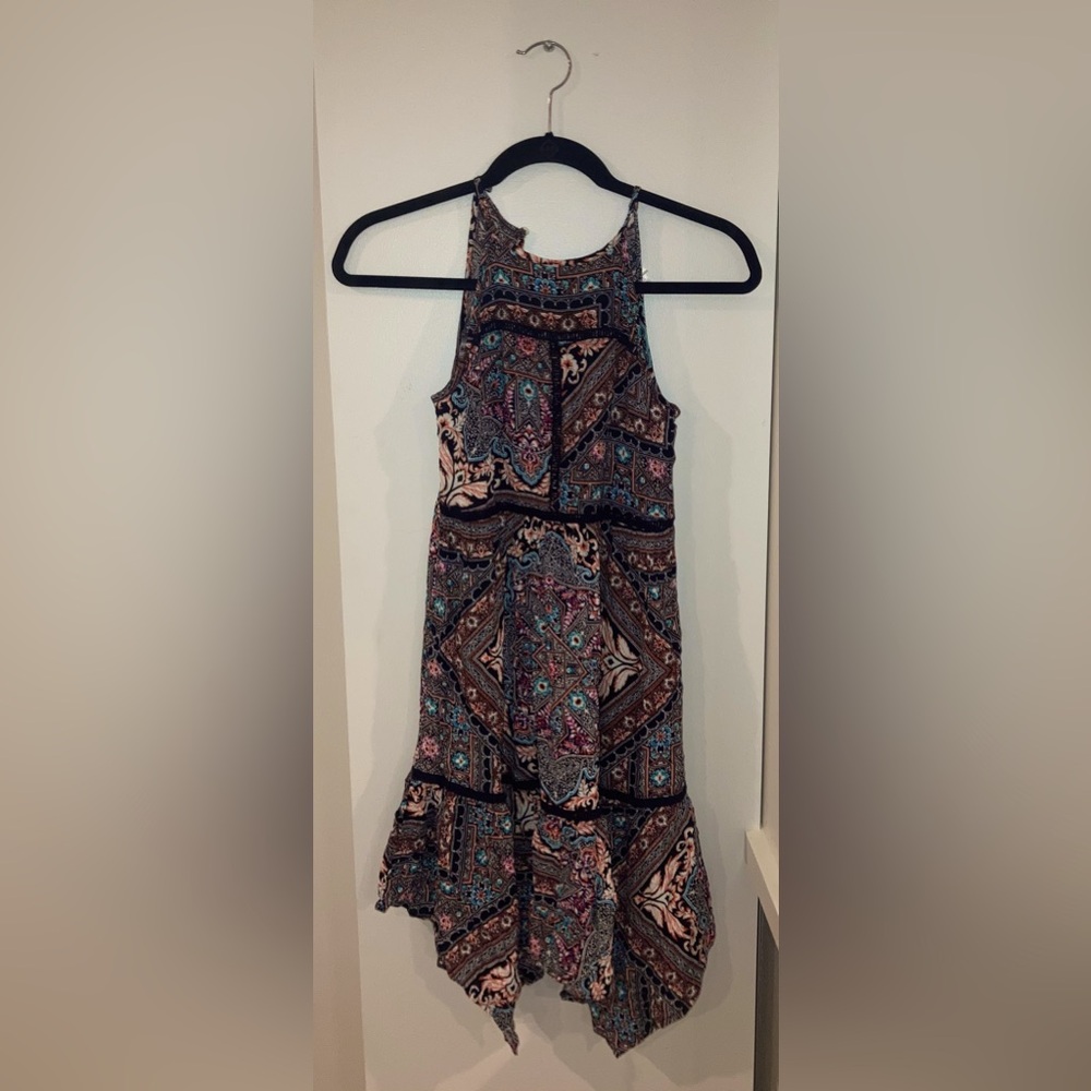 This dress is a great choice for many occasions!